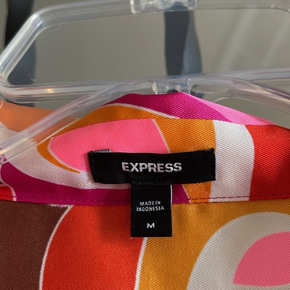 Express Sz M Graphic Print Button Down Shirt & Shorts Set. SOLD AS A SET. - Picture 6 of 16